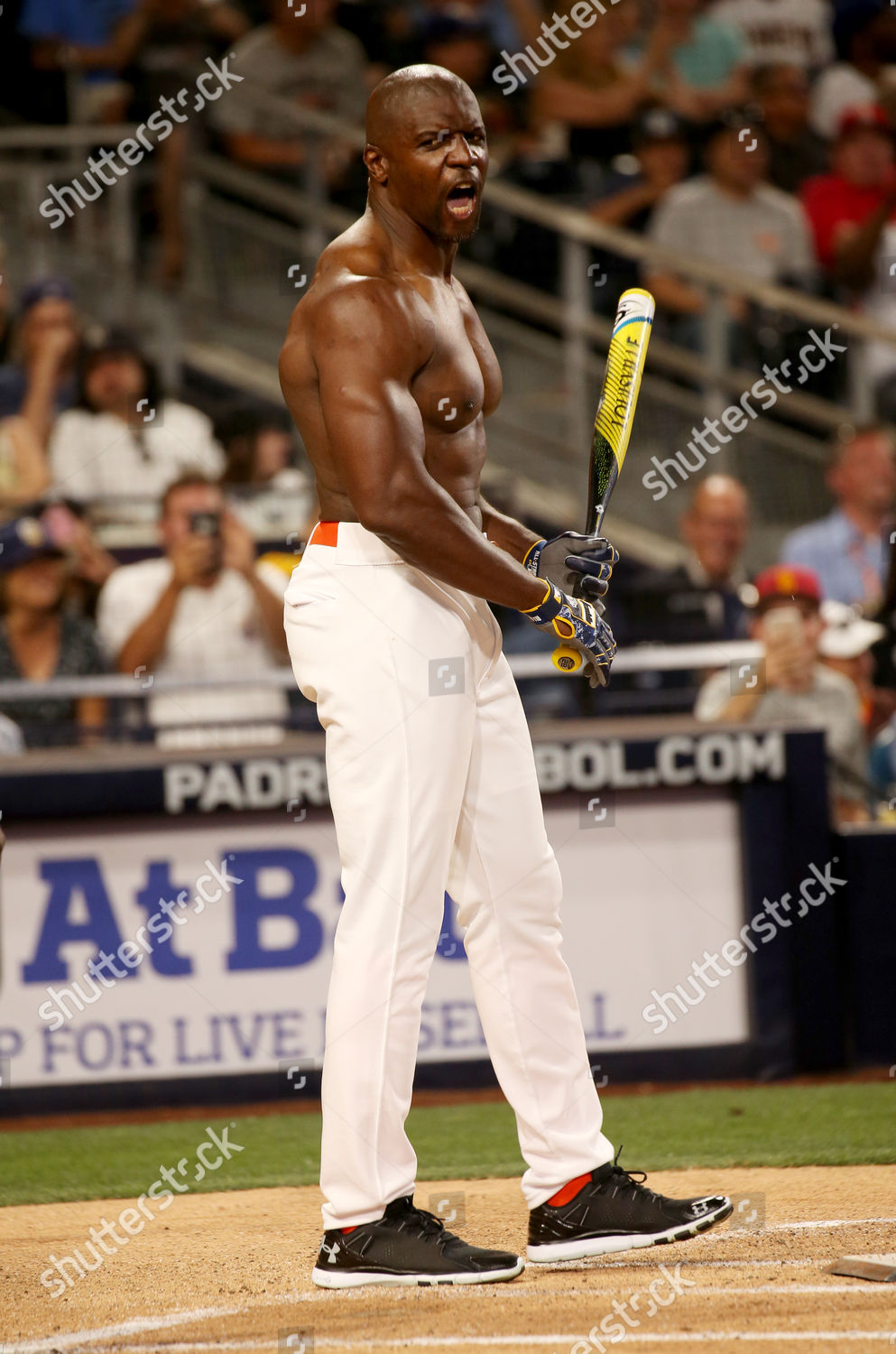 Terry Crews Strikes Out After Performing Pec Dance At Celebrity